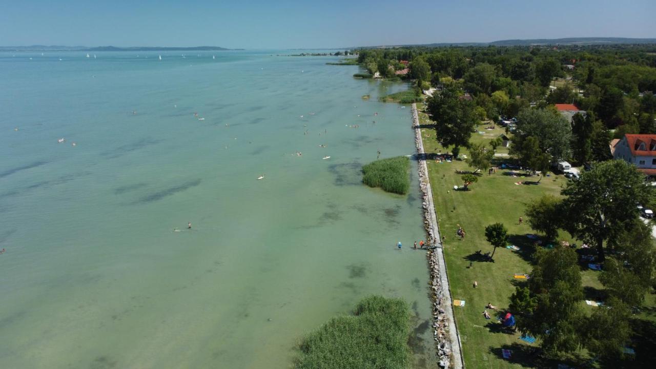 Szemes Apartman Balaton Villa Balatonszárszó Exterior foto